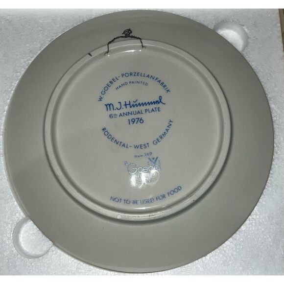 Goebel M.J. Hummel 1976 Annual Plate - Picture 5 of 12